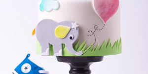 Beitragsbild des Blogbeitrags Baby Shower Motivtorte [Schritt für Schritt Anleitung] 