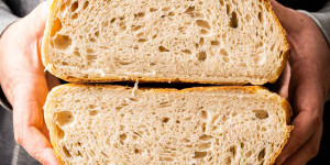 Beitragsbild des Blogbeitrags Italienisches Landbrot – Brotrezept mit Lievito Madre