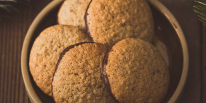 Beitragsbild des Blogbeitrags Nusstaler – Weihnachtskekse