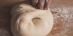 Beitragsbild des Blogbeitrags Brotteig formen – so gelingt`s!