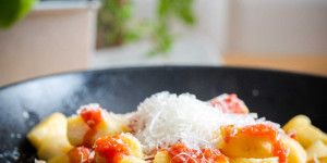Beitragsbild des Blogbeitrags Ricotta Gnocchi – ein Klassiker, neu interpretiert