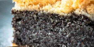 Beitragsbild des Blogbeitrags Mohnstreusel – einfacher Blechkuchen mit Mohn