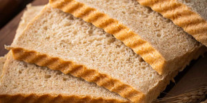 Beitragsbild des Blogbeitrags Einkorn Dinkeltoast – Rezept für gesundes Toastbrot 