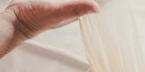 Beitragsbild des Blogbeitrags Strudelteig ziehen – so gelingt es immer