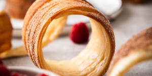 Beitragsbild des Blogbeitrags Baumstriezel – einfach zuhause selber backen
