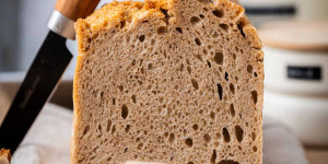 Beitragsbild des Blogbeitrags Brixentaler Bauernbrot – einfaches Sauerteigbrot 