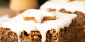 Beitragsbild des Blogbeitrags Zimtsternkuchen vom Blech – einfaches Rezept