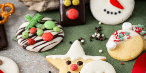 Beitragsbild des Blogbeitrags Weihnachtskekse dekorieren – ganz einfach