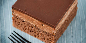 Beitragsbild des Blogbeitrags Nutellaschnitten – cremiger Blechkuchen 