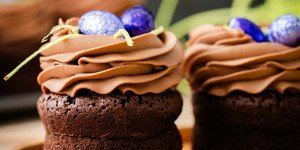 Beitragsbild des Blogbeitrags Brownie Osternester mit Valrhona Schokolade