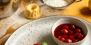Beitragsbild des Blogbeitrags Vanille-Grießkoch-Küchlein mit Weichselkompott