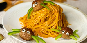 Beitragsbild des Blogbeitrags Spookylicous Spinnen Spaghetti