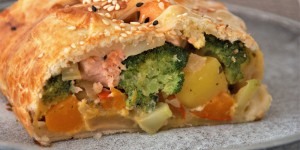 Beitragsbild des Blogbeitrags Gemüse-Lachsstrudel