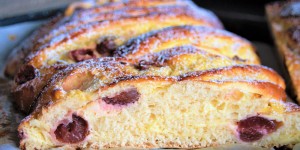 Beitragsbild des Blogbeitrags Vanille-Kirsch Zopf