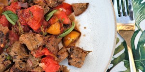 Beitragsbild des Blogbeitrags Panzanella - Italenischer Brotsalat mit Tomaten 