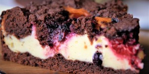 Beitragsbild des Blogbeitrags Russischer Zupfkuchen mit Beeren