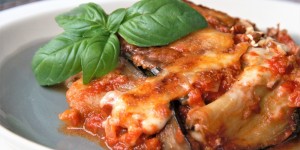 Beitragsbild des Blogbeitrags Parmigiana di melanzane {vegi, low carb}