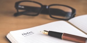 Beitragsbild des Blogbeitrags Zielgerichtet lesen, schlau zuhören, effizient notieren