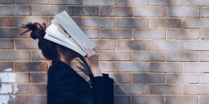Beitragsbild des Blogbeitrags „Deep Reading“: Genau lesen – besser schreiben?