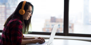 Beitragsbild des Blogbeitrags Musik zum Schreiben I: Stimmung und Motivation