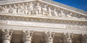 Beitragsbild des Blogbeitrags Die Bedeutung des Obersten Gerichtshofs der USA 