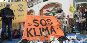 Beitragsbild des Blogbeitrags Umfragen: Menschen weltweit fordern mehr Klimaschutz 