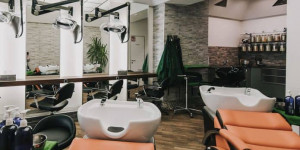 Beitragsbild des Blogbeitrags Wo werden dir bequem im Liegen die Haare gewaschen und ausschließlich Naturprodukte verwendet werden