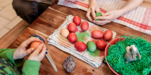 Beitragsbild des Blogbeitrags Ostern: Schokoladen-Hasen und Eierfarben im Test – gesundheitsgefährdend und umweltschädlich?