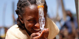 Beitragsbild des Blogbeitrags Sauberes Trinkwasser | Spendenbox | Menschen für Menschen