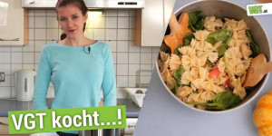 Beitragsbild des Blogbeitrags Dianas schneller, veganer Nudelsalat! | VGT kocht…!