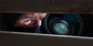 Beitragsbild des Blogbeitrags OMV: Überwachung von Zivilgesellschaft und Aktivisten