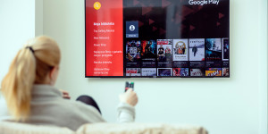 Beitragsbild des Blogbeitrags Gewinnen: das neue Google Chromecast mit Google TV 