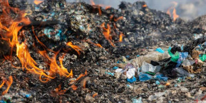 Beitragsbild des Blogbeitrags Ermittlungen stellen fest, dass Plastik aus Großbritannien und Deutschland illegal in der Türkei entsorgt wurde | Greenpeace int.