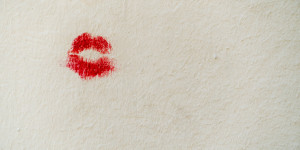 Beitragsbild des Blogbeitrags Neubewertung: kein Lippenstift im Test schadstofffrei