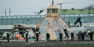 Beitragsbild des Blogbeitrags Lobau-Besetzung polizeilich geräumt