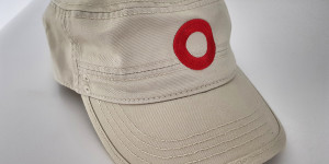 Beitragsbild des Blogbeitrags Gewinnen: 3x Army-Kappen aus Bio-Baumwolle