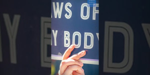 Beitragsbild des Blogbeitrags Menschenrechte 111 | Warum ist der Zugang zur Abtreibung ein Menschenrechtsproblem? Kurz | Human Rights Watch