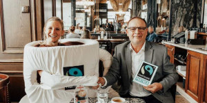 Beitragsbild des Blogbeitrags Wir feiern den Internationalen Tag des Kaffees! Unsere FAIRTRADE-Kaffetasse ist …