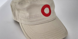Beitragsbild des Blogbeitrags Gewinnen: 3x Army-Kappen aus Bio-Baumwolle