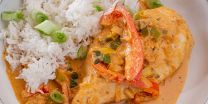 Beitragsbild des Blogbeitrags Paprika Hähnchen aus dem Ofen