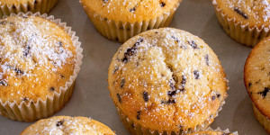 Beitragsbild des Blogbeitrags Fluffige Vanillemuffins mit Streuseln