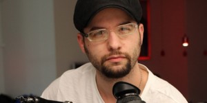 Beitragsbild des Blogbeitrags Interview mit Kameramann Costa Konstantinou über Die Rückkehr des Daumens