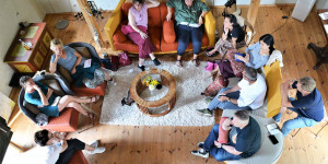 Beitragsbild des Blogbeitrags Storytelling: Mit dem Feuer von Geschichten etwas anfangen