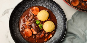 Beitragsbild des Blogbeitrags Kräftiges Pilzragout mit Kartoffelknödel