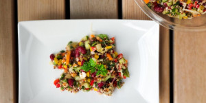 Beitragsbild des Blogbeitrags Bunter Quinoa-Salat süß-sauer