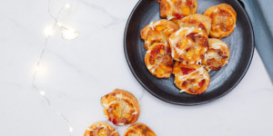 Beitragsbild des Blogbeitrags Schnelle vegane Mini-Pizzaschnecken