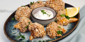 Beitragsbild des Blogbeitrags Knusprige Karfiol Wings mit Sour Cream Dip