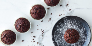 Beitragsbild des Blogbeitrags Saftige vegane Schokomuffins
