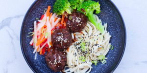 Beitragsbild des Blogbeitrags Vegane Melanzanibällchen