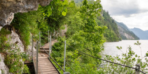 Beitragsbild des Blogbeitrags Miesweg: Wanderung über den alpinen Steig am Traunsee